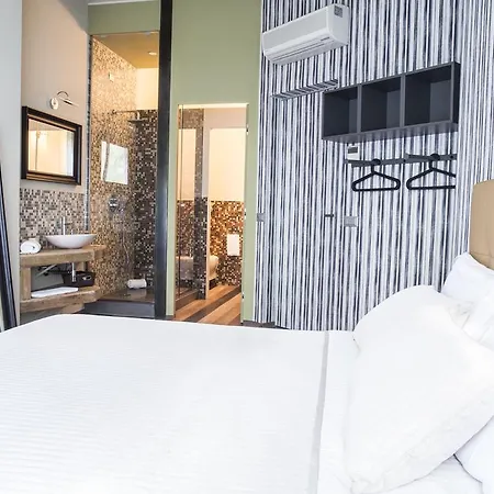 セレンディピティ ルームズ ゲストハウス