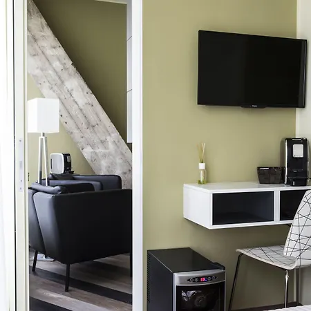 セレンディピティ ルームズ 4* ミラノ